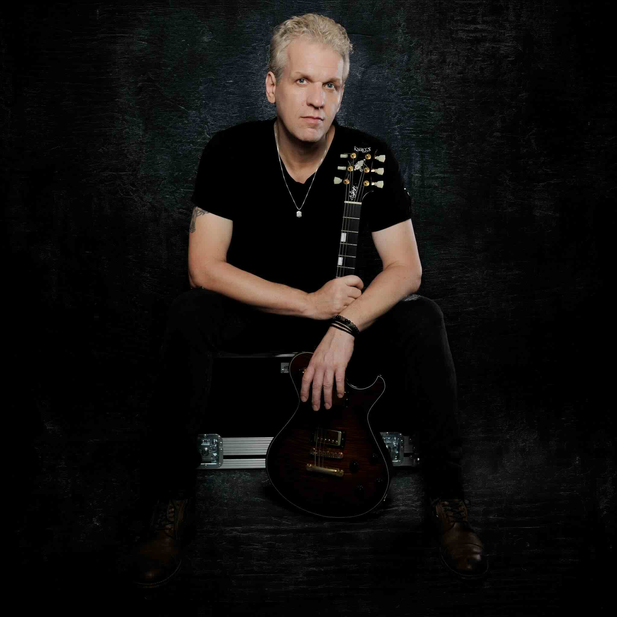 Dion Smith guitarist